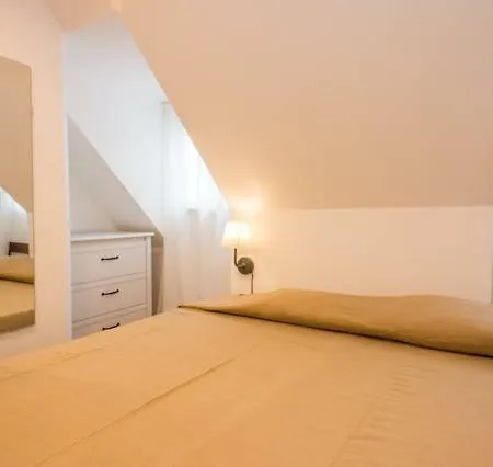 Apartment Renewed Flat In Typical Bairro Alto
