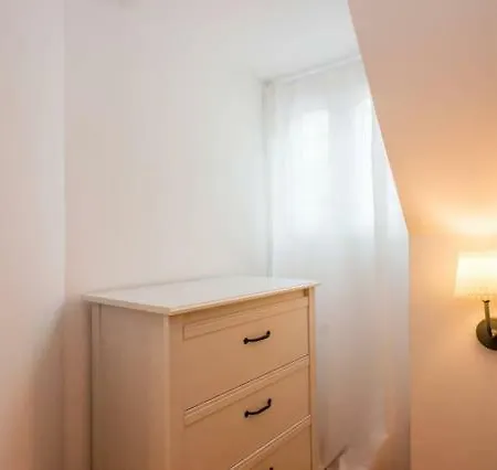 Renewed Flat In Typical Bairro Alto Apartment *