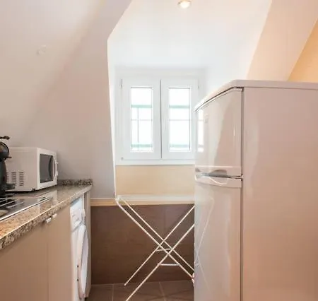 Renewed Flat In Typical Bairro Alto Лиссабон