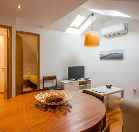 Apartment Renewed Flat In Typical Bairro Alto *